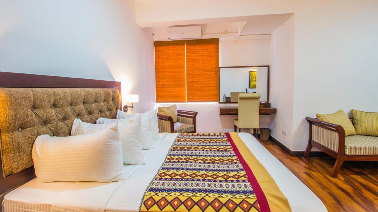 Pearl Royal Hotel, Colombo Exterior photo